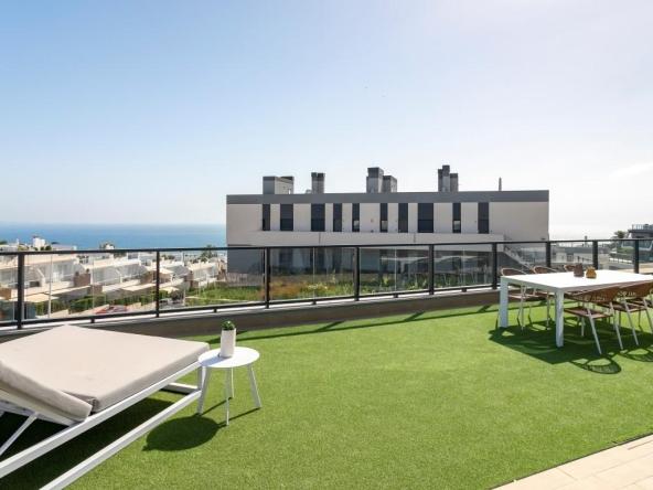 Luxury apartments in Gran Alacant with sea views and beach access